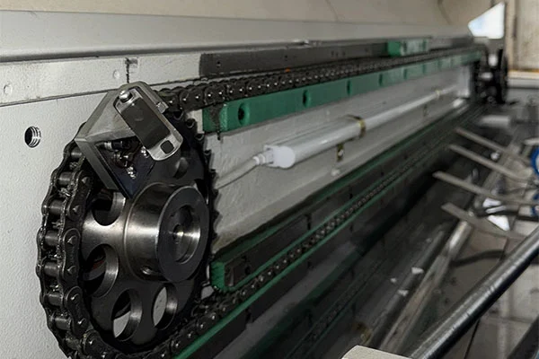 फ़ुल-सर्वो तकनीक स्क्रीन प्रिंटिंग की सीमाओं को कैसे आगे बढ़ा रही है?